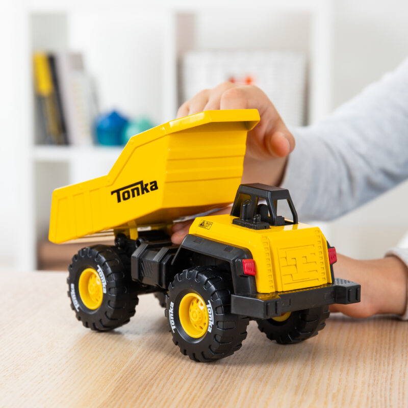 Tonka Classic Dump Truck - US 5696